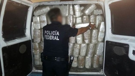 En Baja California, aseguran casi dos toneladas de marihuana transportada en una camioneta