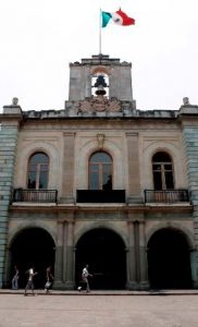 El relevo de gobernador en Oaxaca es demasiado largo