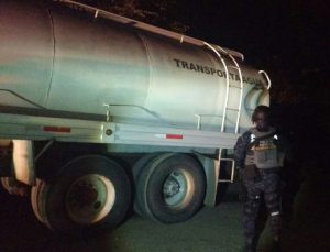 En Nuevo León, PF asegura más de 60 mil litros de diésel sustraído de manera ilegal.