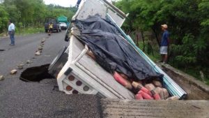 Continuarán lluvias por remanentes