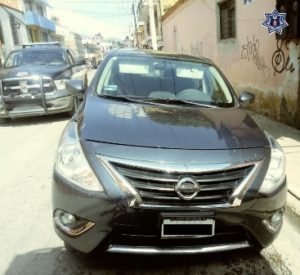 Recuperado Nissan Tida, gris, que estaba estacionado en la calle Díaz Ordaz.