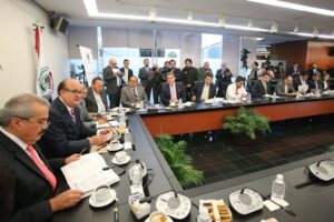 Expuso a legisladores que por el cuestionamiento fue llamado por el Estado Mayor Presidencial para reunirse con el presidente Enrique Peña Nieto.