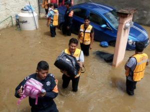 Reportan más de 300 viviendas inundadas en la región de Valles Centrales.