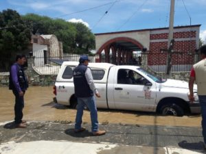 En las regiones de la Mixteca y Valles Centrales, dijo, se encuentra una brigada de Regulación Sanitaria.