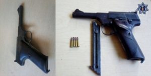 Hallan abandonada pistola escuadra marca Colt, matrícula 210692_S_ calibre .22.