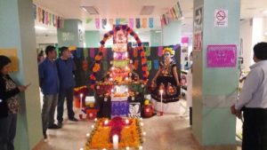 Se trata de una celebración que en lo solemne, no pierde la alegre característica del pueblo mexicano.