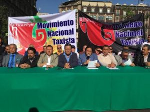 Conferencia frente al Palacio del Ayuntamiento