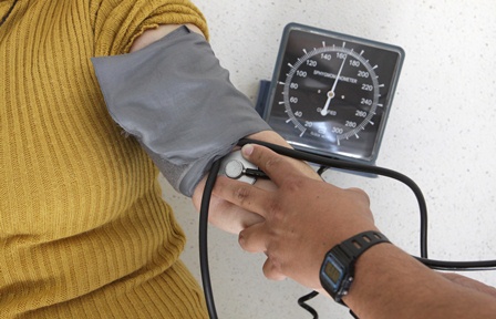 Con un diagnóstico oportuno, es posible controlar la hipertensión: IMSS