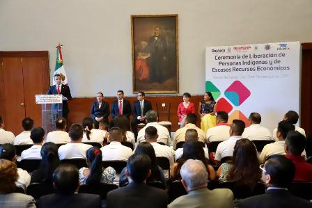Entrega Gobierno de Oaxaca boletas de liberación en beneficio de 150 personas