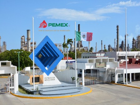Controlado conato de incendio en tanque de almacenamiento vacío en Salina Cruz: Pemex