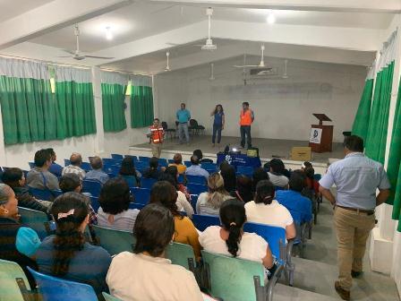Reanudan actividades escuelas en San Pedro Comitancillo que suspendieron clases por sismo: IEEPO
