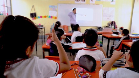 Felicita IEEPO iniciativa de escuela primaria con aula inclusiva para alumnos con discapacidad auditiva