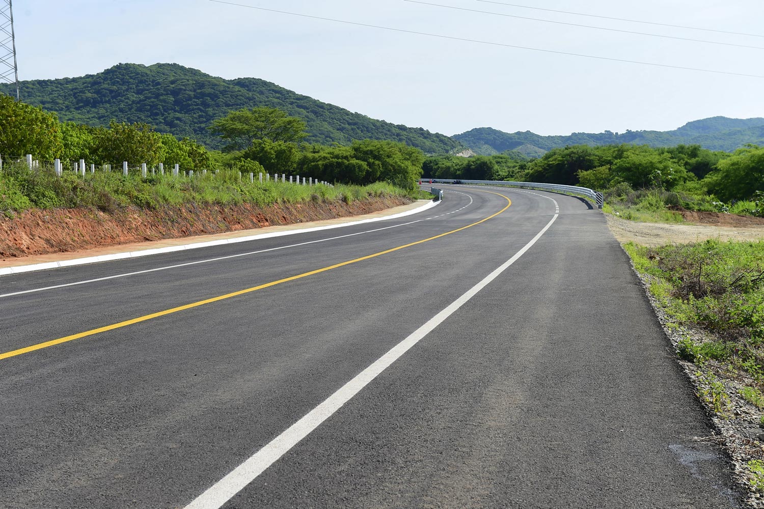 AVANCE DEL 65 POR CIENTO AUTOPISTA CIUDAD DE OAXACA-COSTA, REDUCIRÁ RECORRIDO DE 6.5 A 2.5 HORAS: AMLO