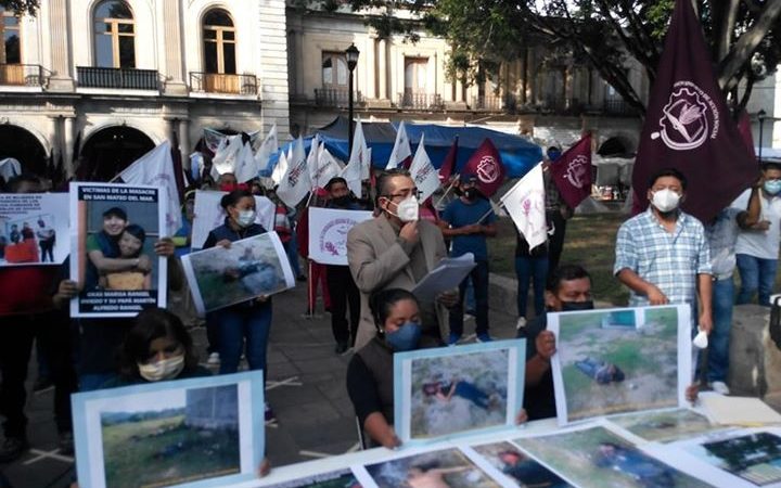 VÍCTIMAS Y SOBREVIVIENTES DE LA MASACRE DE SAN  MATEO DEL MAR OAXACA DENUNCIAN A ADELFO REGINO MONTES DIRECTOR NACIONAL DEL INPI Y ANABEL LÓPEZ, FUNCIONARIA DEL ORGANISMO, DE PROTEGER A LOS RESPONSABLES DE LOS SANGRIENTOS HECHOS, POR LO QUE ACUDIRÁN A LA CORTE INTERAMERICANA DE DERECHOS HUMANOS EN DEMANDA DE JUSTICIA.