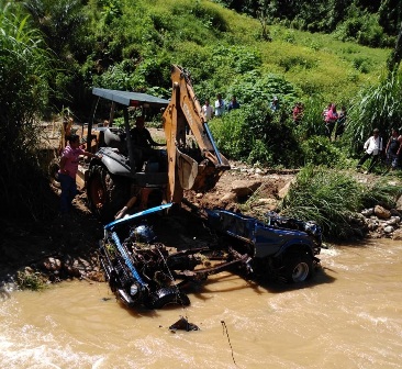 Hallan sin vida a persona que fue arrastrada por la corriente de un arroyo en la Costa