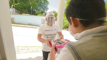 Avanza la entrega de libros de texto gratuitos del Ciclo Escolar 2020-2021 en Oaxaca