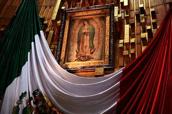 LA VIRGEN DE GUADALUPE, SÍMBOLO DOMINANTE EN LA RELIGIOSIDAD MEXICANA