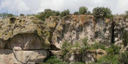 Lamentan Seculta e INAH el daño a las pinturas rupestres en la Cueva de la Pintada de Mitla