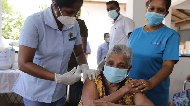 VACUNAS COVID-19: LA GUERRA ES CONTRA EL VIRUS, NO ENTRE NOSOTROS, ALERTA LA OMS