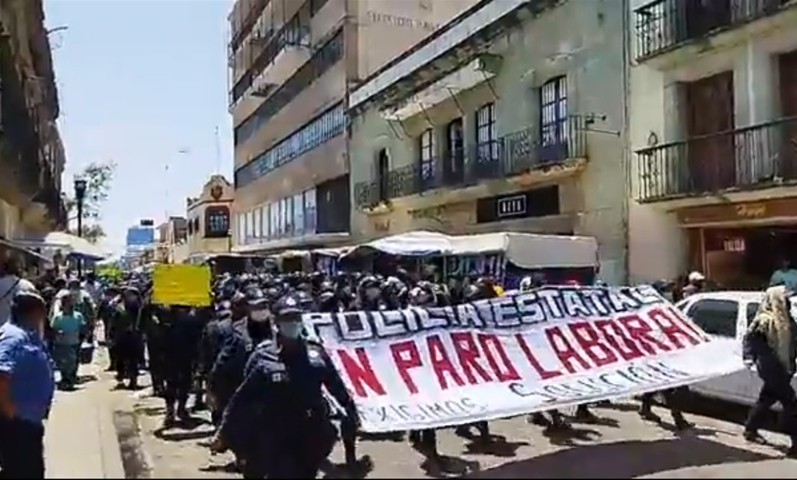 Sigue el paro, no hay cuerdo entre policía y gobierno de Oaxaca