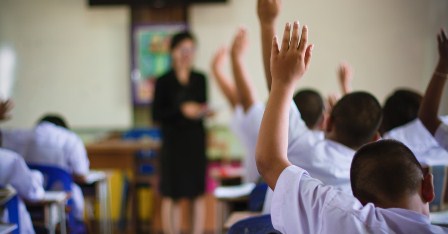 Las colegiaturas deberían ser deducibles totalmente, plantean en el Senado