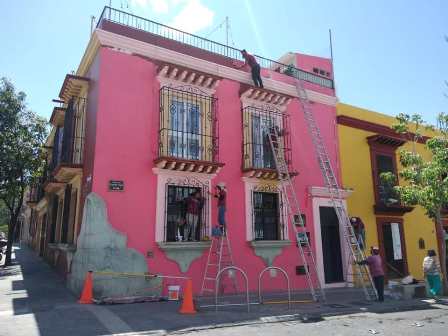 Revitaliza Ayuntamiento de Oaxaca 48 fachadas con “Dale color al corazón del Centro Histórico”