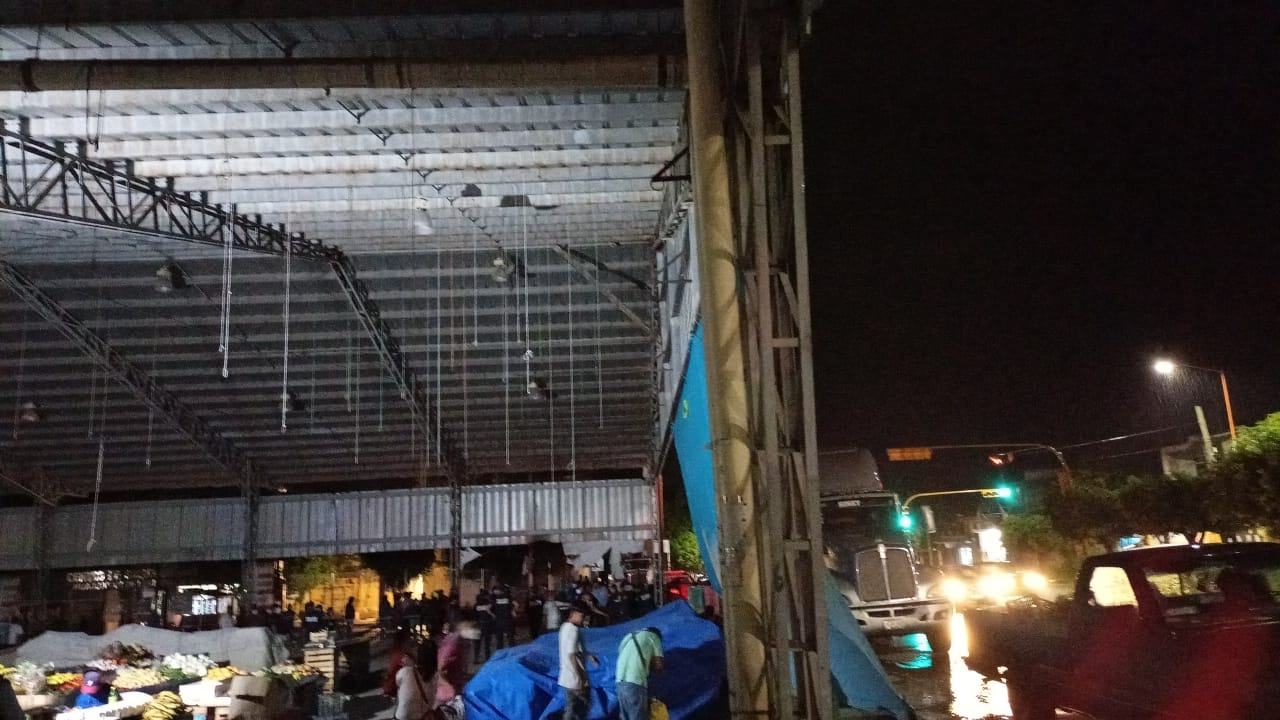 Represión violenta a comerciantes con grupo de choque y policías ordena Juanita Cruz Cruz, edil de Huajuapan Oaxaca