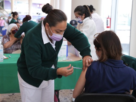 Llama IMSS a vacunarse contra Covid-19 para alcanzar mayor inmunización