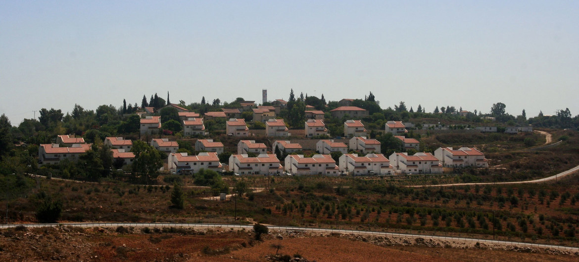 Los asentamientos israelíes deben ser considerados crímenes de guerra, dice experto de la ONU