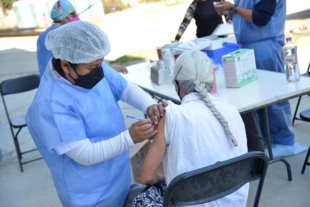 Piden suspender donación de vacunas hasta cubrir esquemas de inmunización en México