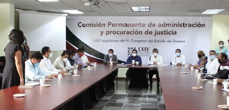 Pactan diputados y ediles desarrollo de municipios de Oaxaca