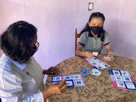 Estudiante del Cobao de Oaxaca crea una Lotería Didáctica con temas de Física