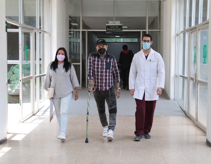 Salvan médicos del IMSS pierna de motociclista tras accidente en Autopista México-Cuernavaca