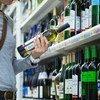 Una trabajadora digital ayudará a disminuir el consumo de alcohol, que causa 379.000 muertes anuales en América