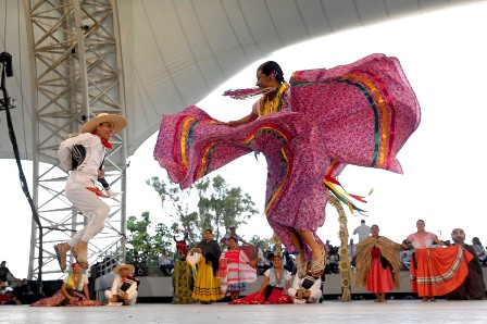 ¡Viva Oaxaca, viva la Guelaguetza! así se escuchó en la máxima fiesta de las y los oaxaqueños