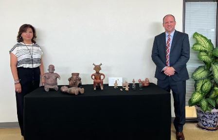 Recibe Gobierno de México 12 piezas arqueológicas de la Fundación del Museo de Albuquerque