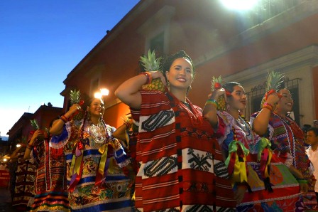 Nuevamente Oaxaca mostró al mundo su máximo esplendor, en el segundo desfile de delegaciones