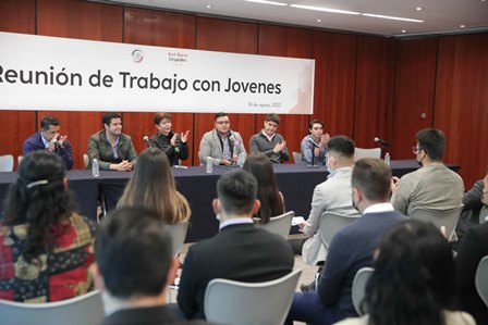 Invita senador a jóvenes a sumarse al proyecto de transformación de México