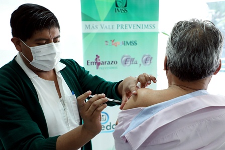 Arranca IMSS jornada nacional de vacunación contra la Influenza Estacional en población de riesgo