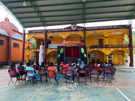 Presentan obra de teatro guiñol en comunidades de Candelaria Loxicha, de Oaxaca
