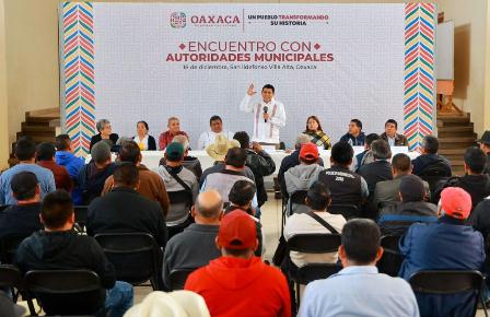 Refrenda Gobierno de Oaxaca compromiso con autoridades de la Sierra Norte