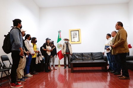 Recibe Gobierno de Oaxaca pliego petitorio de egresados normalistas