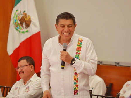 Llama gobernador de Oaxaca a los pueblos a trabajar en unidad para lograr el desarrollo social