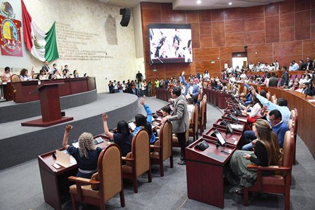 Aprueba Congreso de Oaxaca revocación de mandato y nombramientos
