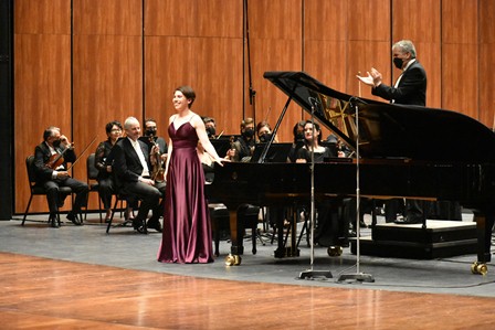 Logran Orquesta Sinfónica Nacional y la pianista Bárbara Prado diálogo musical con obra de Saint-Saëns