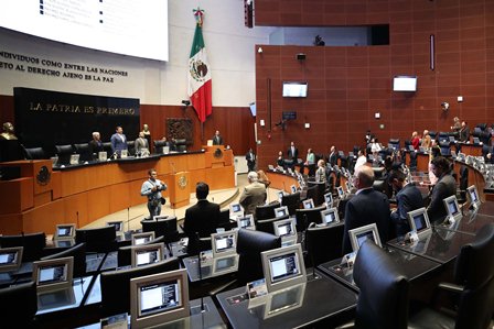 Plantean desde el Senado reducir una hora a jornada laboral para trabajadores del Estado