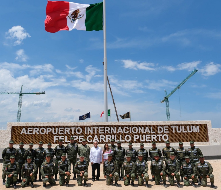 El presidente Andrés Manuel López Obrador supervisa tramo 5 del Tren Maya y Aeropuerto Felipe Carrillo Puerto en Tulum