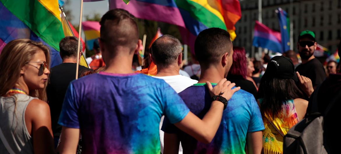 Salud pública y derechos humanos van unidos: ONUSIDA demanda despenalizar la homosexualidad en el mundo
