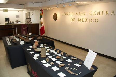 Recuperan en San Diego 65 piezas prehispánicas patrimonio de México