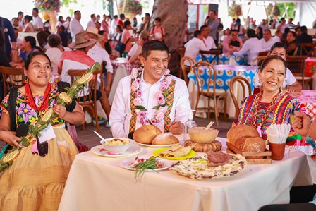 Gastronomía oaxaqueña, motivo de orgullo que se comparte en la Guelaguetza: Jara Cruz